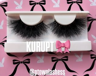 False eyelashes