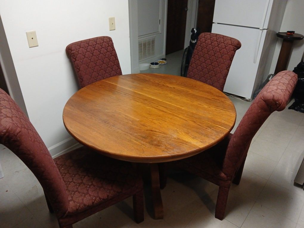 Antique Wooden Table 4 Feet With 4 Cushioned Chairs