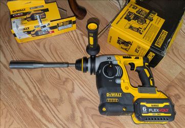 DeWalt 1" Rotary Hammer Drill, battery, tools, New !