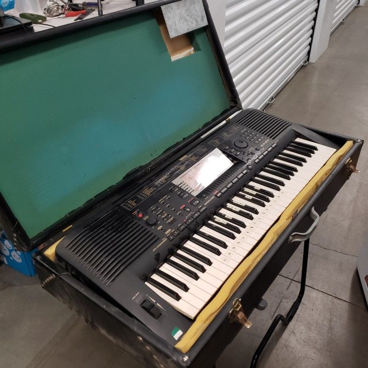YAMAHA PSR-630 Portatone Music Workstation Electronic Keyboard