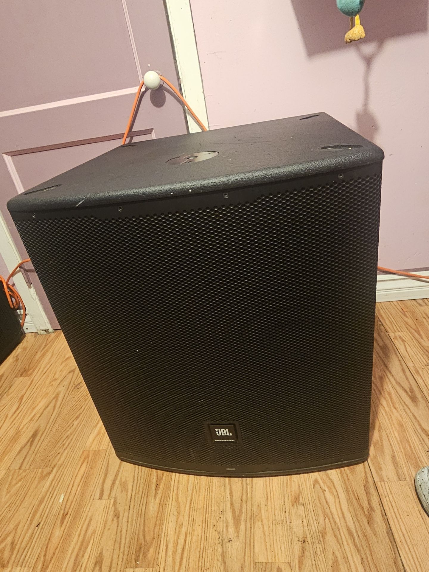 JBL Di Amplified Speaker