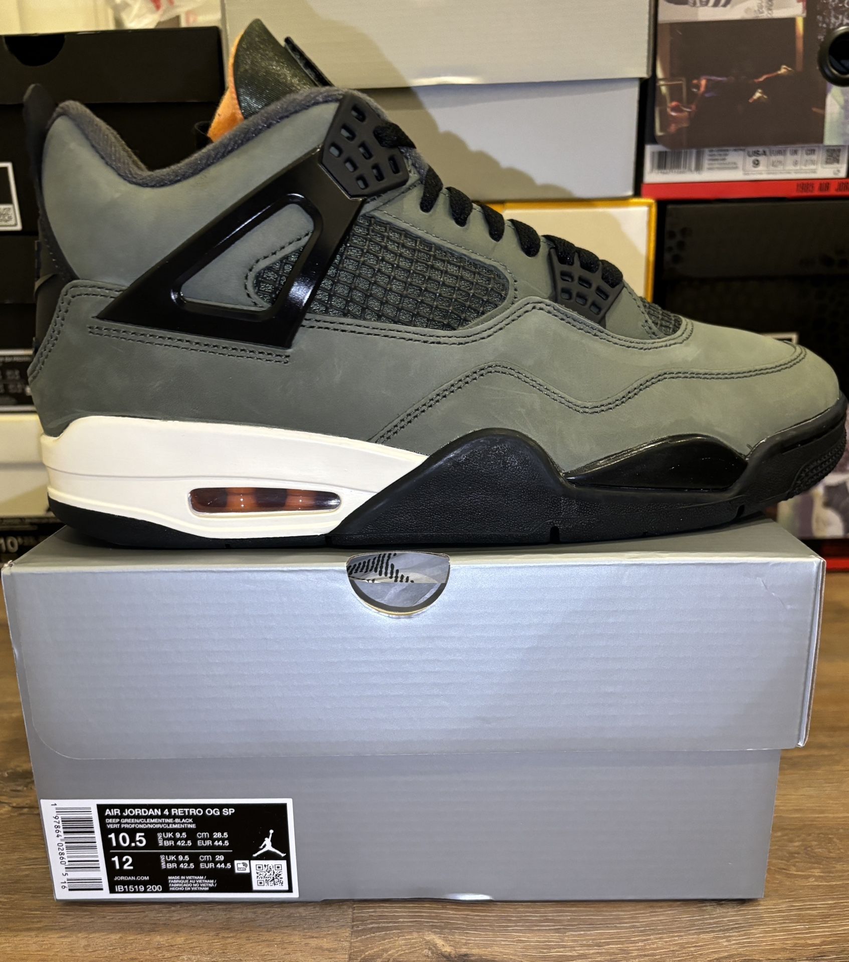 DS Undefeated Air Jordan 4 2025 Size 10.5
