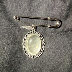Memorial Pin