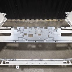 2017 - 2020 LEXUS IS FRONT BUMPER OEM