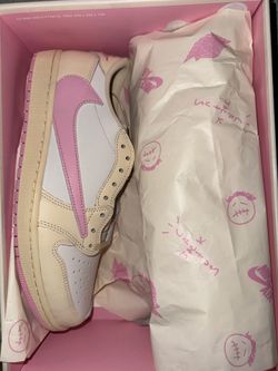 Travis Scott Shy pink size 10.5