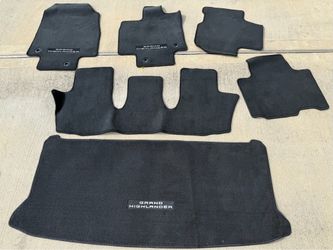 Toyota grand highlander premium carpet floor mats (including cargo mat)