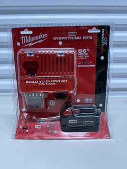 Milwaukee M18 Redlithium XC5.0 18V Starter Kit - (48-59-1850)