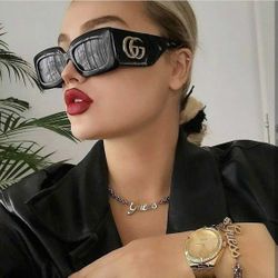 Gucci Oversized Rectangular Sunglasses in Black