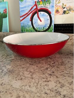 Large serving bowl