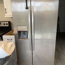Stainless whirlpool Fridge Stainless 36”
