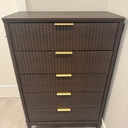 Modern Dark Brown 5-Drawer Dresser Fluted Panel
