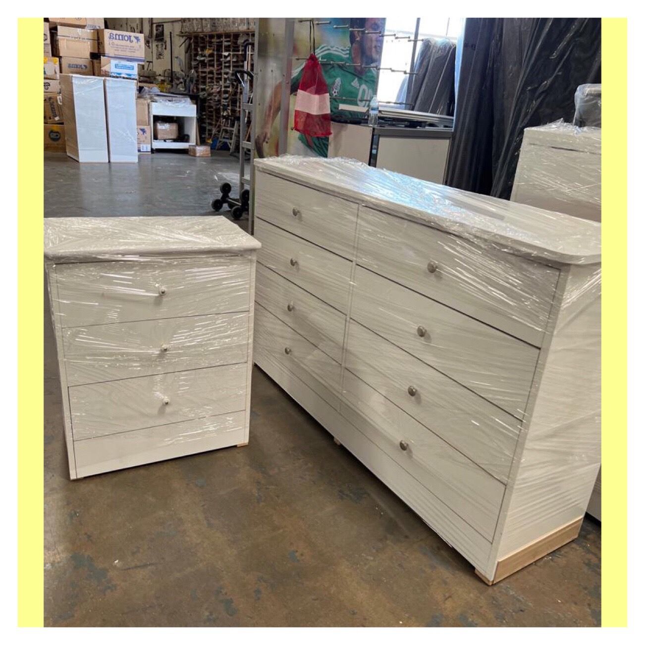 Dresser set / Eight drawers dresser and nightstand