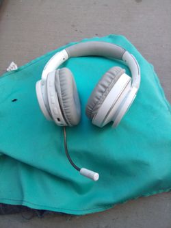 Headset for gaming
