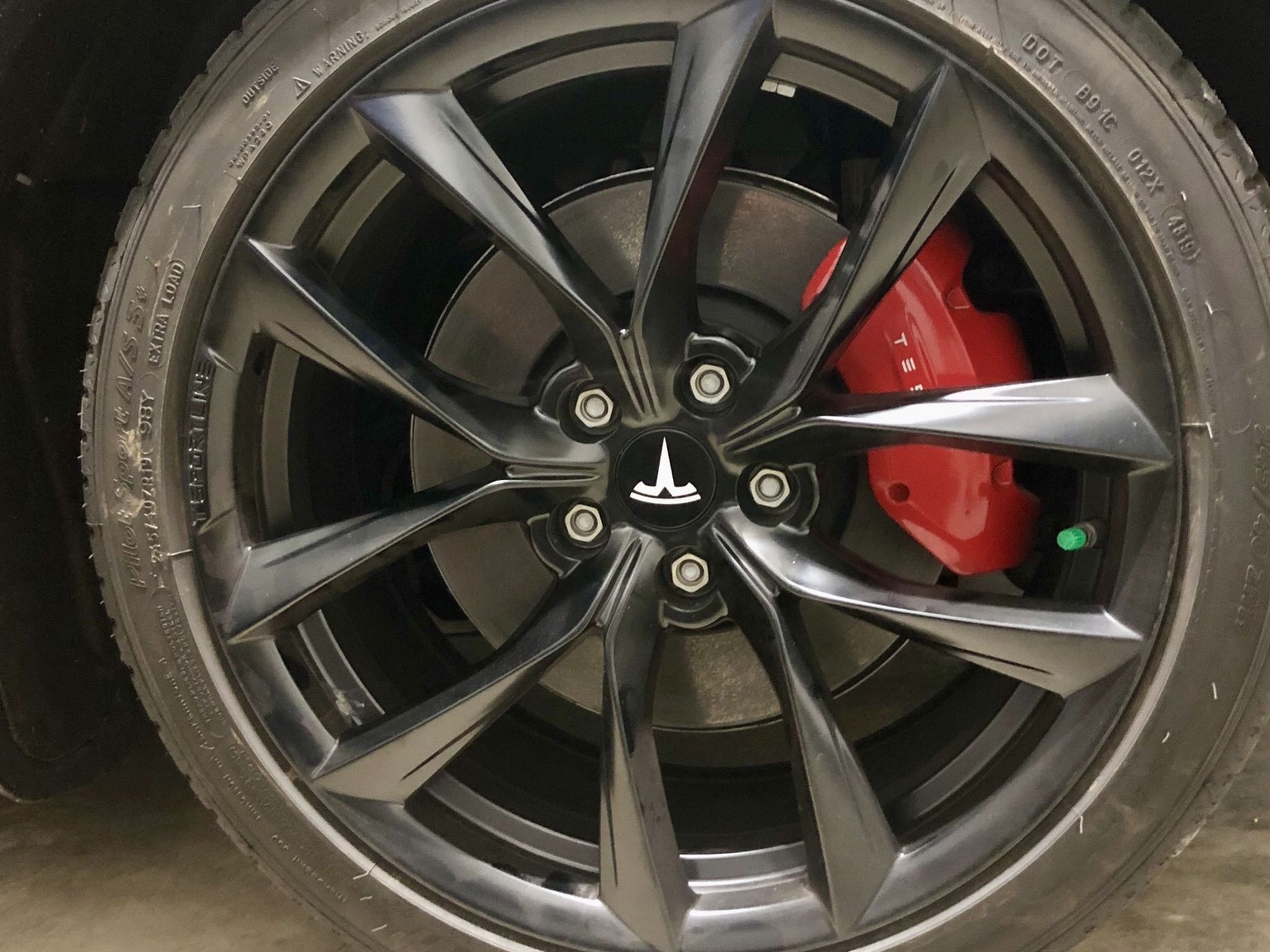 19" Tesla Model 3 Wheel/Tire/TPMS Package