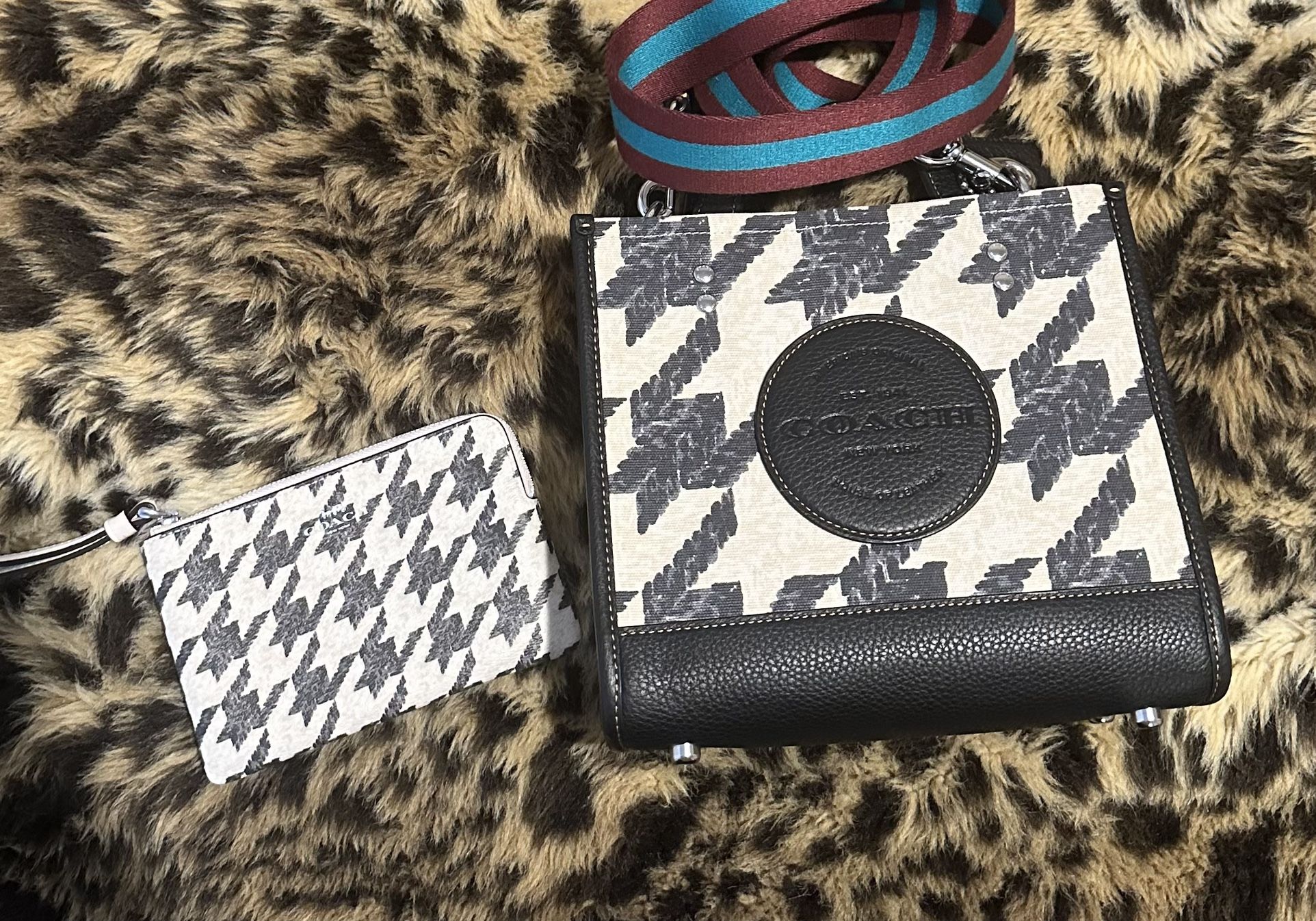 Coach Purse And Wristlet