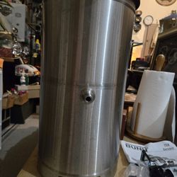 PRICE DROP!! NEW!! BUNN TDO 34100 iced Tea/ Coffee Dispenser