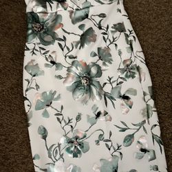Size 4 Stretch Runs Large Christmas Floral Wedding Dress
