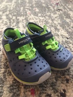 London Fog boy sandals