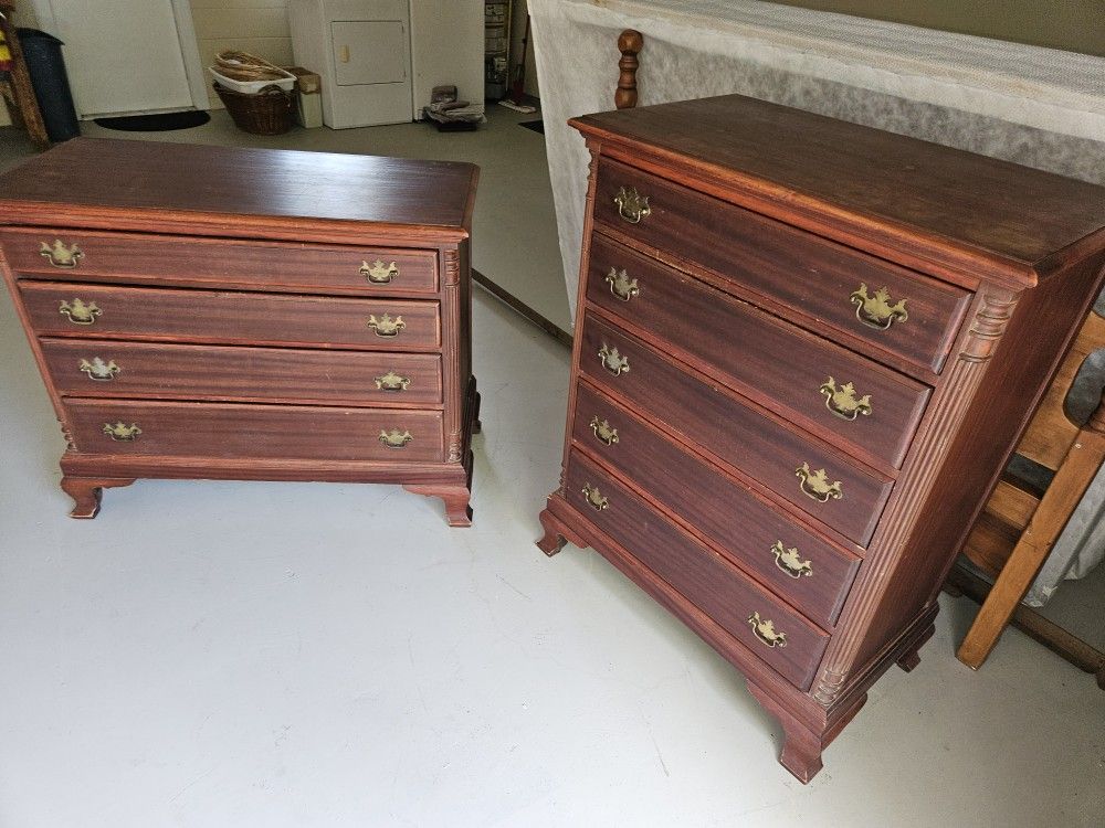 2 Mahogany Dressers, 1 w/ Mirror 