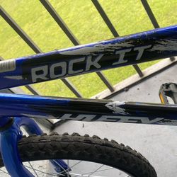 Huffy rock it kids bike