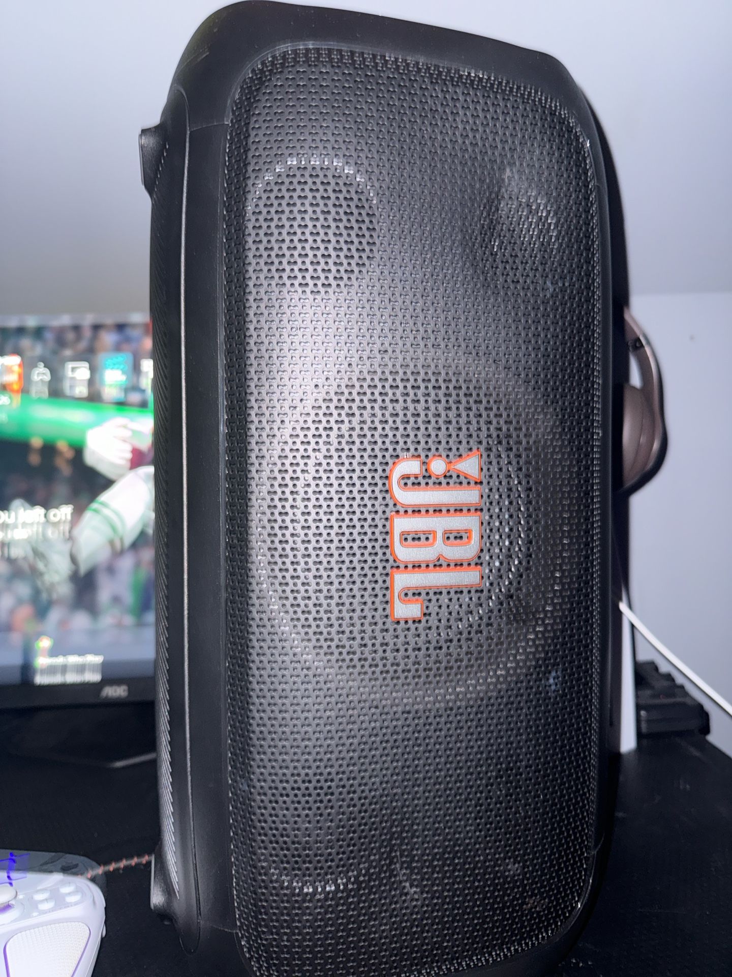JBL Boombox Essential