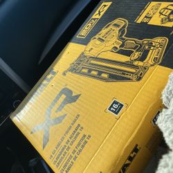 16 Ga Angled Finish Nailer