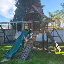 Gorilla Frontier Playset