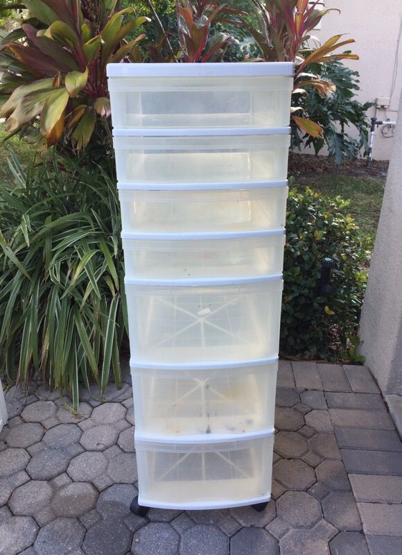 Gracious Living 7 drawer plastic tower storage unit bins on wheels portable
