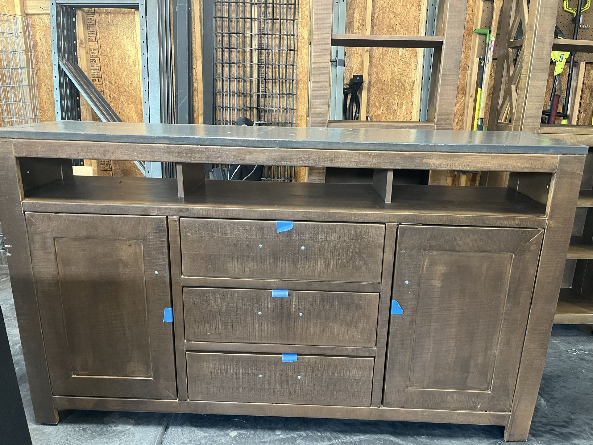 Dresser/ Tv stand