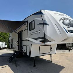 2021 ARCTIC WOLF CHEROKEE 287BH