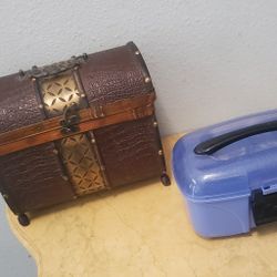 2 Storage Containers 