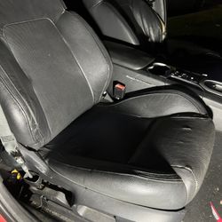 Pontiac G8 Seats