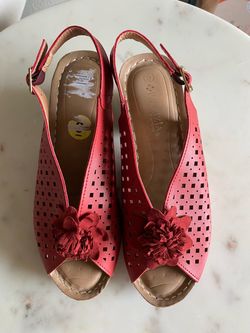Patrizia by Spring Step Red Leather Slingback Sandals Floral Peep Toe Women’s 9