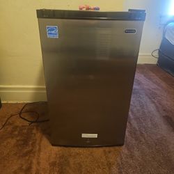 Whynter Freezer  Model CUF-301SS