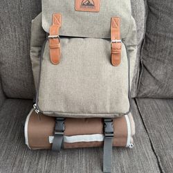 Picnic Backpack For Four. Brand New. Great Deal!!!