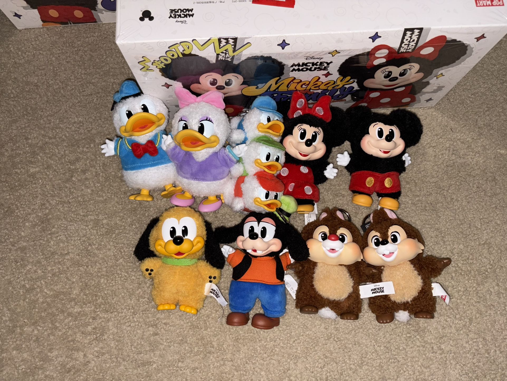 100% AUTHENTIC POP MART Disney Mickey Family Cute Together Keychain