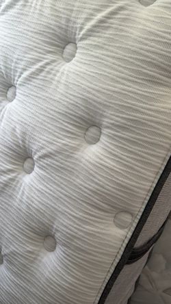Full size Beautyrest Mattress only used
