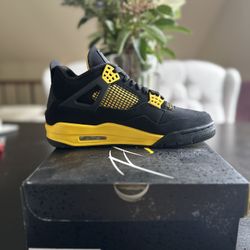 Jordan 4 Retro Thunder 2023 Men’s 9.5