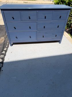 Very good condition a hardwood dresser