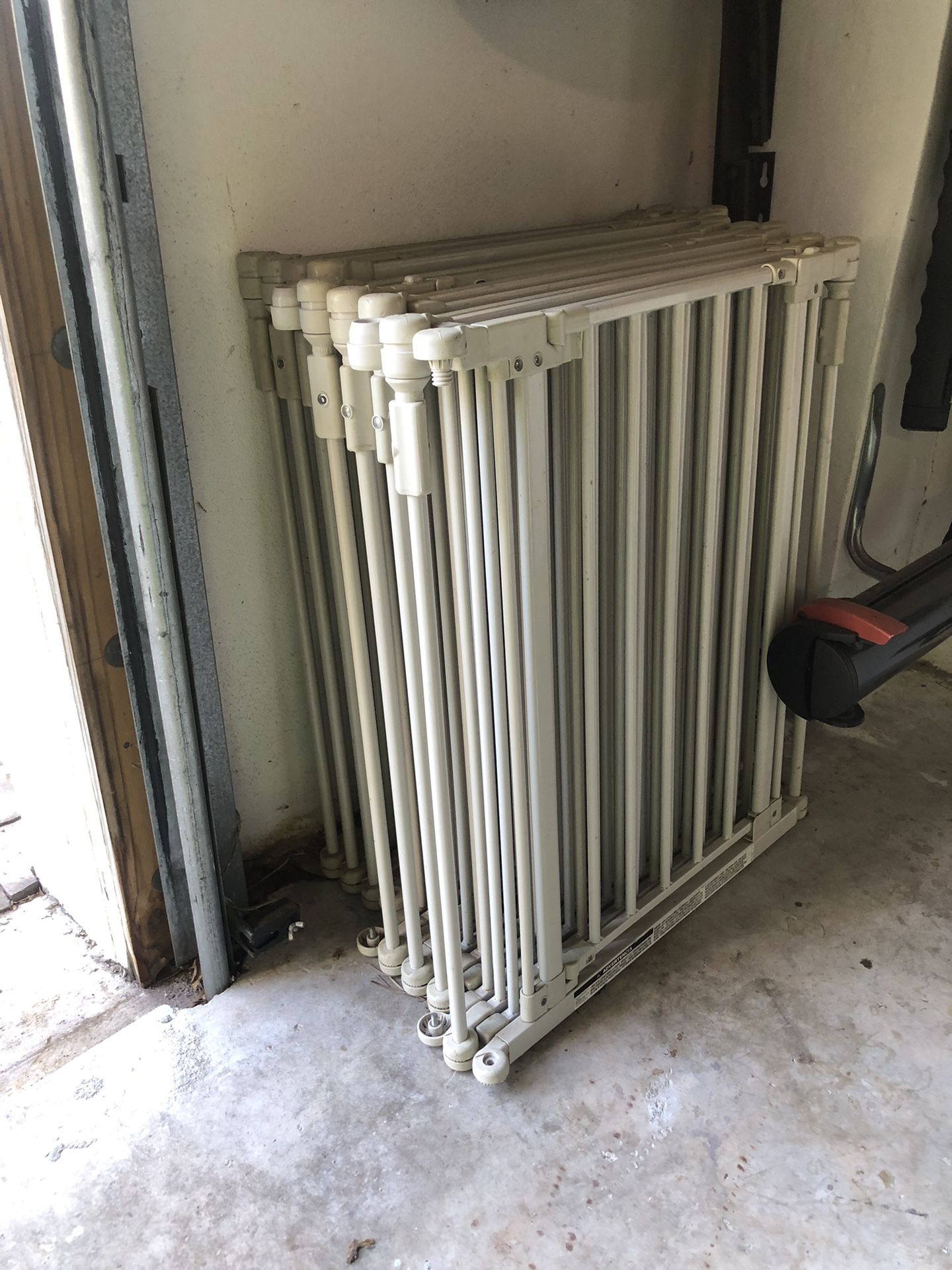 Super yard Playpen Or Pet Fence