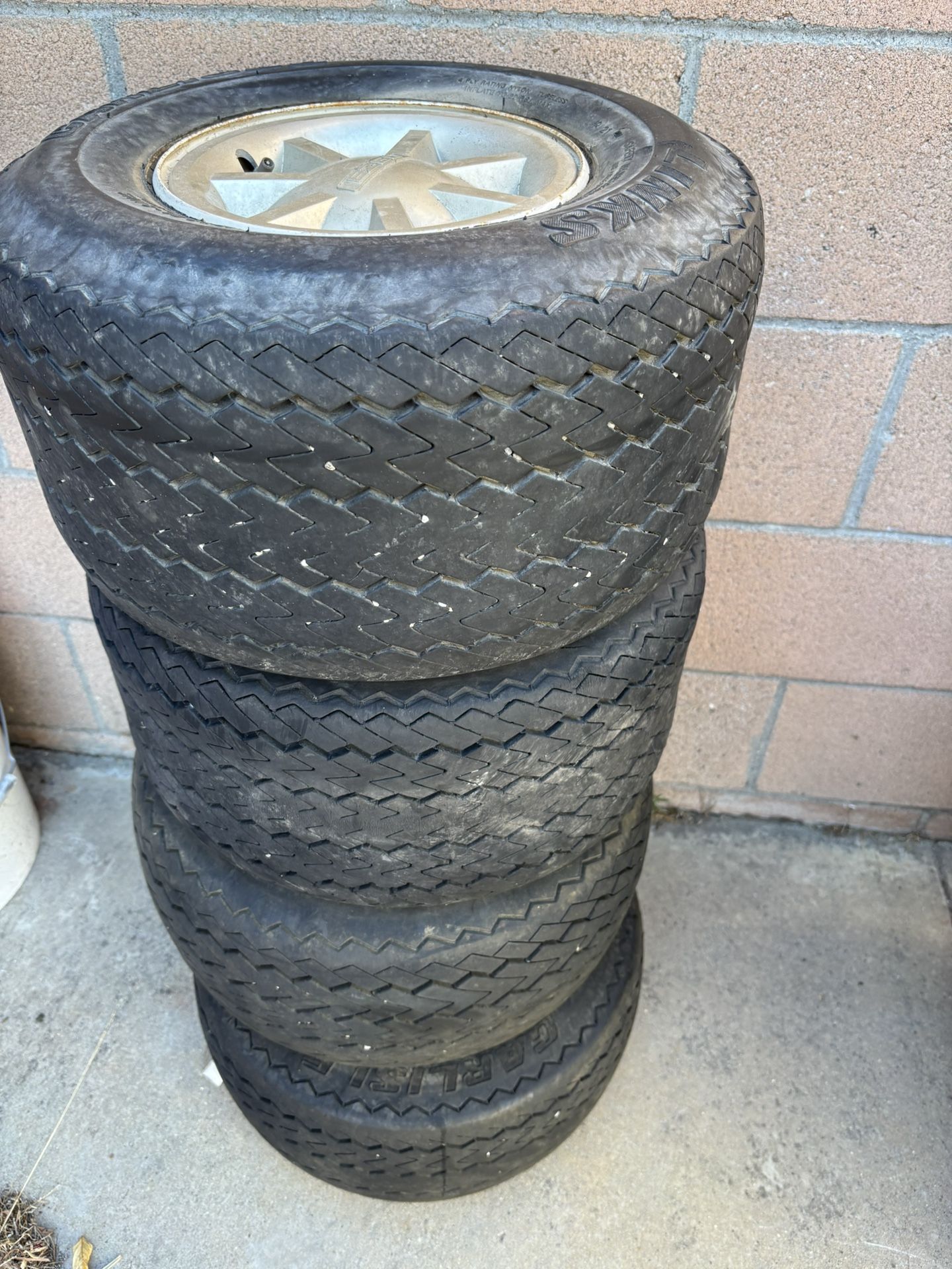 4 Tires Set 