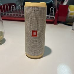 JBL Flip 4 Speaker 