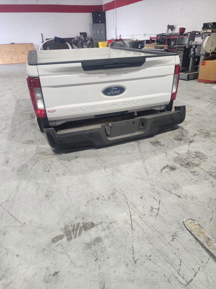 Super duty Ford 8 foot  ed with lights and bumper
