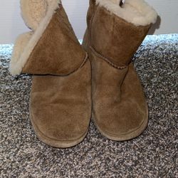 Brown Bearpaw boots