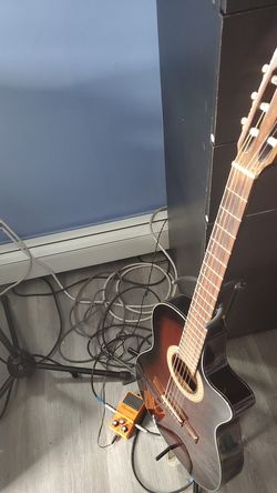 Guitarr acoustic