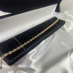 Gucci 14KYG anklet/bracelet 10”