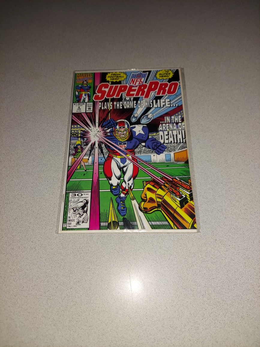 NFL SUPERPRO #4 COMIC BAGGED AND BOARDED