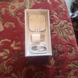 NEW IN BOX ORIGINAL  PHONE CHARGERS AND HEADPHONES FOR IPHONE6S AND IPHONE 6 S PLUS