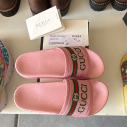 Girl Gucci slides Authentic 