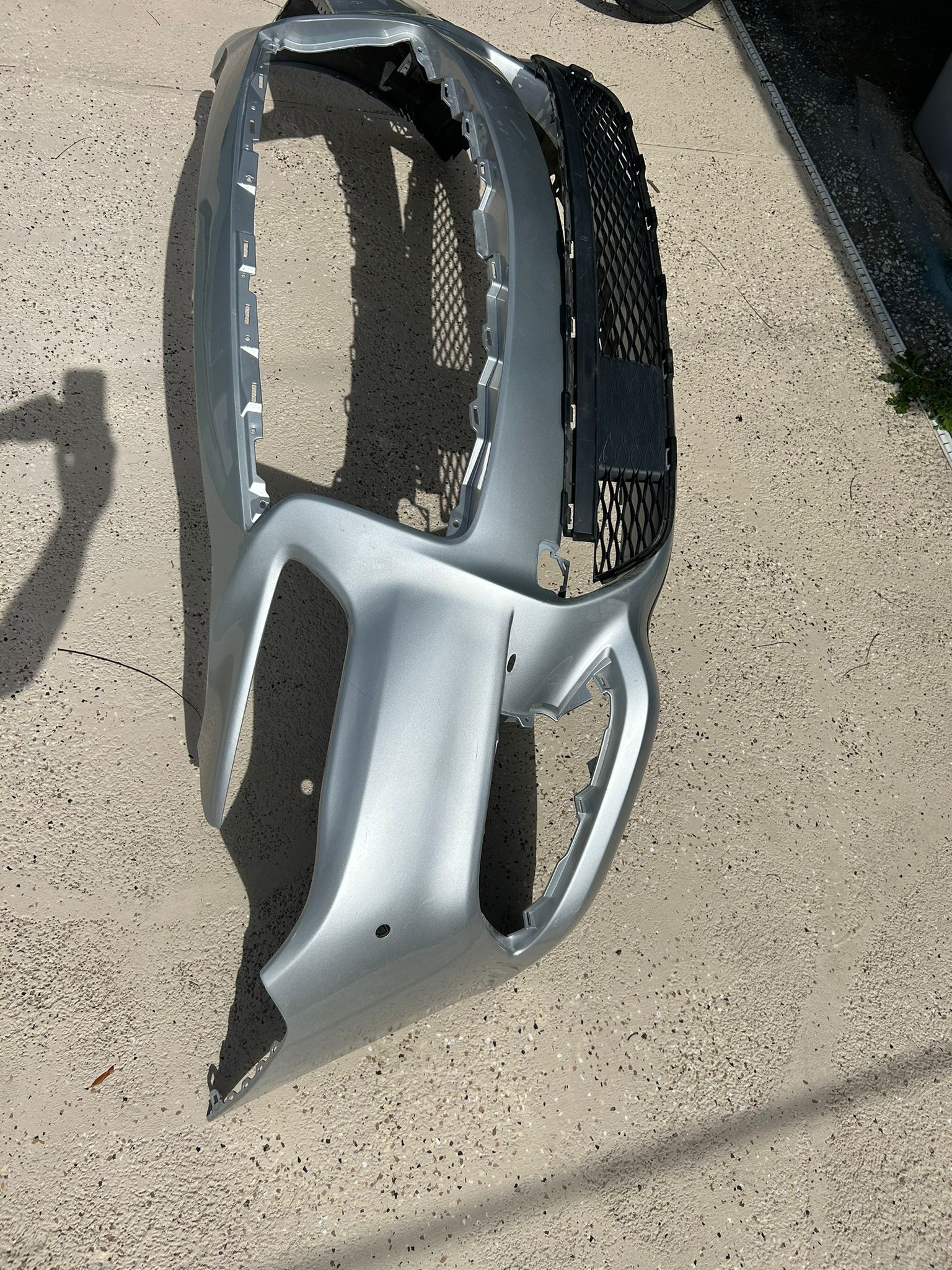 2016-2020 INFINITI QX60 JX35 FRONT BUMPER, Lower Grille OEM
